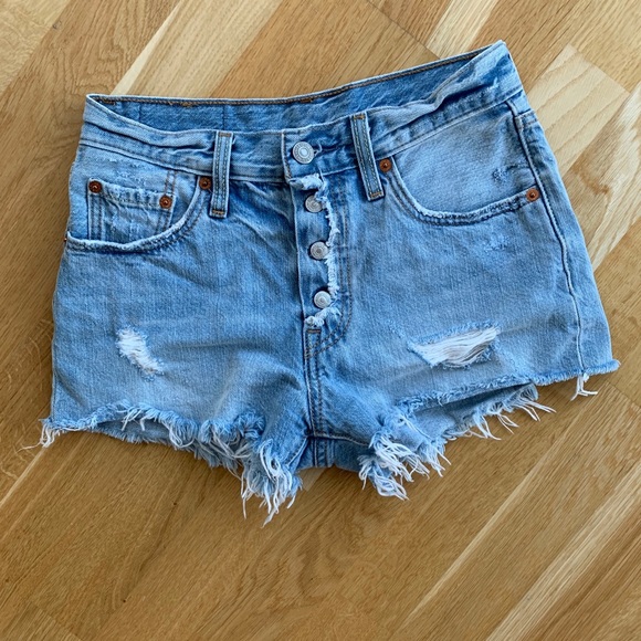 $4.99📦 Like New Levi’s Button Up Denim Shorts - Picture 1 of 5